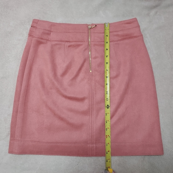 White house black market pink suede skirt - Picture 4 of 5